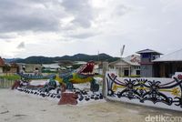 Patung buaya di Krayan
