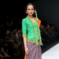 Obin meluncurkan koleksinya dalam fashion show bertajuk Rayuan Kain di Jakata Fashion Week 2020, Senayan City, Jakarta. Kamis [24/10/2019]. Foto: Rachman Haryanto/detikcom.