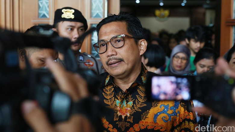 Bukan Besaran Tuntutan yang Bikin Bowo Sidik Kecewa Bukan Besaran Tuntutan yang Bikin Bowo Sidik Kecewa