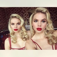 Kembar 25 tahun itu mengaku belum pernah pacaran seumur hidupnya. Mereka tampak tidak berniat memiliki pacar karena sudah merasa bahwa satu sama lain adalah soulmate atau belahan jiwa.  Foto: Instagram @hoepertwins