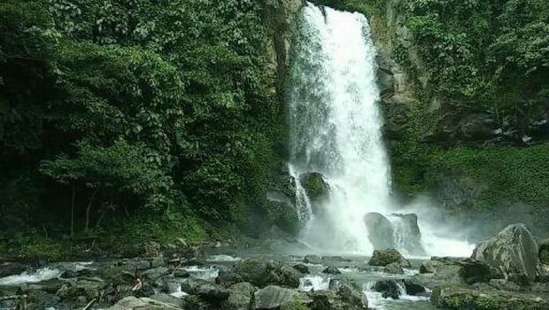 Curug Embun Air terjun di Bengkulu