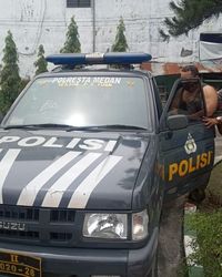 Dedy diserahkan ke Polsek Percut Sei Tuan