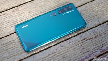 Xiaomi turut menempatkan kamera 20 MP wide-angle mencapai 117 derajat. Foto: Sina Mobile