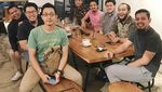 Intip Gaya Ngopi Ricky Zainal dalam Cerita #LayanganPutus