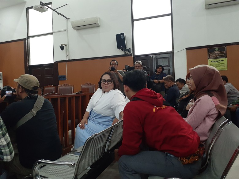 Tuntutan Jaksa Belum Siap, Sidang Kasus Narkoba Nunung Ditunda Tuntutan Jaksa Belum Siap, Sidang Kasus Narkoba Nunung Ditunda