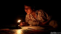 Listrik yang memecah kesunyian dan menerangi malam di wilayah Long Midang ini tak hanya membantu masyarakat dalam beraktivitas di malam hari serta meningkatkan roda perekonomian warga di perbatasan, tetapi juga memberi asa bagi para anak-anak di sana untuk dapat meraih mimpi dan memberikan kehidupan yang lebih baik bagi keluarga maupun sekitarnya.