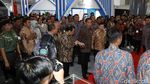 Momen Jokowi Foto Bareng Warga Saat Hadiri Pameran Konstruksi