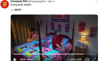 Rezky Aditya jadi Joker di alas kasur Mickey Mouse
