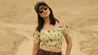 Sunny Leone pernah beradu akting dengan Shah Rukh Khan di Raees. Foto: Dok. Instagram