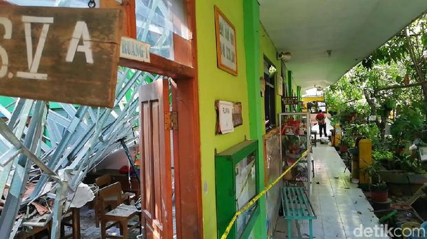 SDN Gentong Pasuruan Pascaambruk/