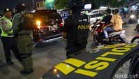 Para personel operasi kali ini terdiri dari personel dari kantor polisi sektor yang ada di Jaksel sebanyak 50 personel. Mereka berpencar dan bergerak ke tiga wilayah tersebut.