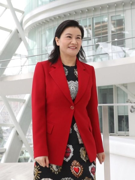 Kisah CEO yang Dulu Sekuriti Kini Jadi Wanita Terkaya dengan Usaha Sendiri