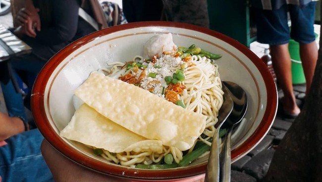 Selain Bakwan di Malang Ada Mie Ayam Batavia hingga Cwi Mie Sumarto