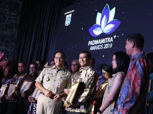 Giat Kampanye Menabung Sampah, BNI Raih Padmamitra+ Award 2019