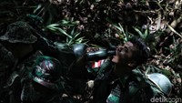 Kebersamaan antara prajurit yang melakukan patroli patok sangat terasa ketika seluruh prajurit istirahat, tidur atau sekadar beristirahat bersama di alam terbuka.