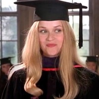 Orangtua lebih banyak menghabiskan uang untuk masa depanmu dibanding untuk dirinya sendiri. Orangtua akan bekerja keras untuk memenuhi segala kebutuhan dan masa depanmu. Mereka seringkali bersikap sangat irit untuk dirinya sendiri tetapi banyak mengeluarkan uang untuk dirimu, terutama pendidikanmu. Foto: Brightside