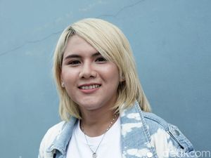 Dulu Dibully Belajar Agama, Evelyn Kini Senang Banyak yang Dukung