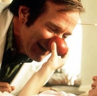 Orangtua akan meninggalkan segalanya untuk merawatmu saat kamu sakit. Saat kamu sakit mereka akan sangat khawatir dan meninggalkan segalanya untuk bersamamu dan terus memantau kondisi kesehatanmu. Tak heran mengapa di saat sakit kamu selalu teringat akan orangtuamu, karena mereka memang selalu menjagamu sejak kecil. Foto: Brightside