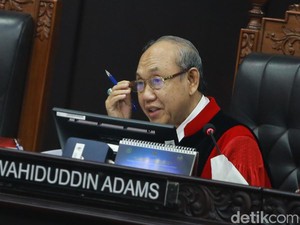 Hakim Konstitusi: MK Belum Pernah Kabulkan Uji Formil Perppu