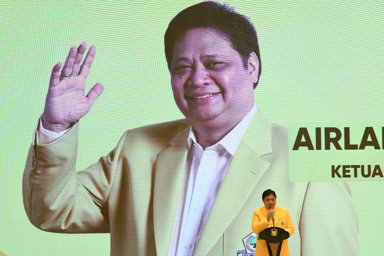 Survei Sebut Golkar Lebih Baik Saat Dipimpin Airlangga Survei Sebut Golkar Lebih Baik Saat Dipimpin Airlangga