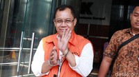 Alexius diperiksa terkait kasusnya yakni menerima suap dari sejumlah pengusaha untuk proyek di Dinas PUPR Bengkayang.