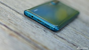 Xiaomi memodali ponsel barunya ini dengan dapur pacu Snapdragon 730G. Kapasitas baterainya pun jumbo, 5.260 mAh Foto: Sina Mobile