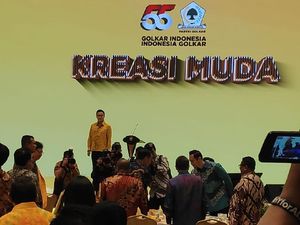 Tiba di HUT Ke-55 Golkar, Jokowi Salami AHY hingga OSO
