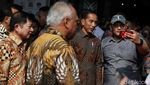 Momen Jokowi Foto Bareng Warga Saat Hadiri Pameran Konstruksi