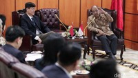 Pertemuan berlangsung di ruang delegasi pimpinan DPD, Nusantara III Kompleks Parlemen, Senayan, Jakarta, Rabu (6/11/2019).