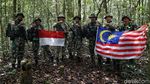 Patroli Bersama Tentara RI dan Malaysia Tembus Hutan Perbatasan