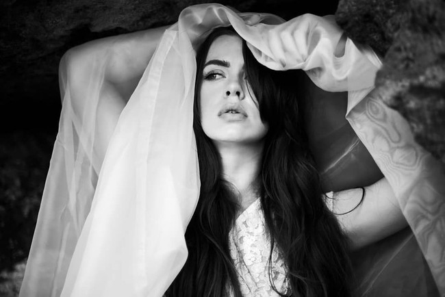 Meskipun banyak menerima komentar yang menyemangati dirinya, tak sedikit juga yang mengejek Cherie. Bahkan ada beberapa komentar keji yang ingin memperkosanya dan menilai penampilan fisiknya. Wajah: 10/10, Dada: 9/10, Kaki: 1/2, begitu nyinyiran netizen pada wanita asal Selandia Baru ini. Foto: Instagram