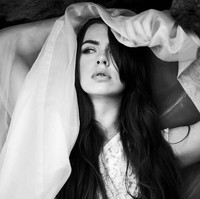 Meskipun banyak menerima komentar yang menyemangati dirinya, tak sedikit juga yang mengejek Cherie. Bahkan ada beberapa komentar keji yang ingin memperkosanya dan menilai penampilan fisiknya. Wajah: 10/10, Dada: 9/10, Kaki: 1/2, begitu nyinyiran netizen pada wanita asal Selandia Baru ini. Foto: Instagram