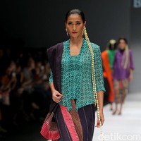 Obin meluncurkan koleksinya dalam fashion show bertajuk Rayuan Kain di Jakata Fashion Week 2020, Senayan City, Jakarta. Kamis [24/10/2019]. Foto: Rachman Haryanto/detikcom.