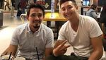 Intip Gaya Ngopi Ricky Zainal dalam Cerita #LayanganPutus