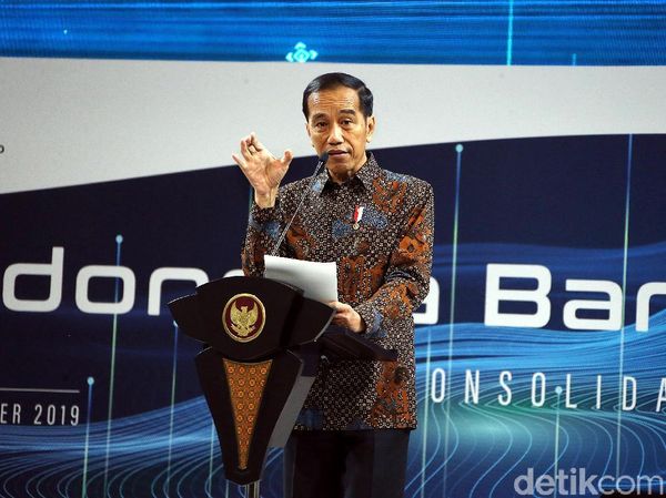 Di Depan Bankir, Jokowi Minta Bunga Kredit Turun!