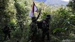 Patroli Bersama Tentara RI dan Malaysia Tembus Hutan Perbatasan