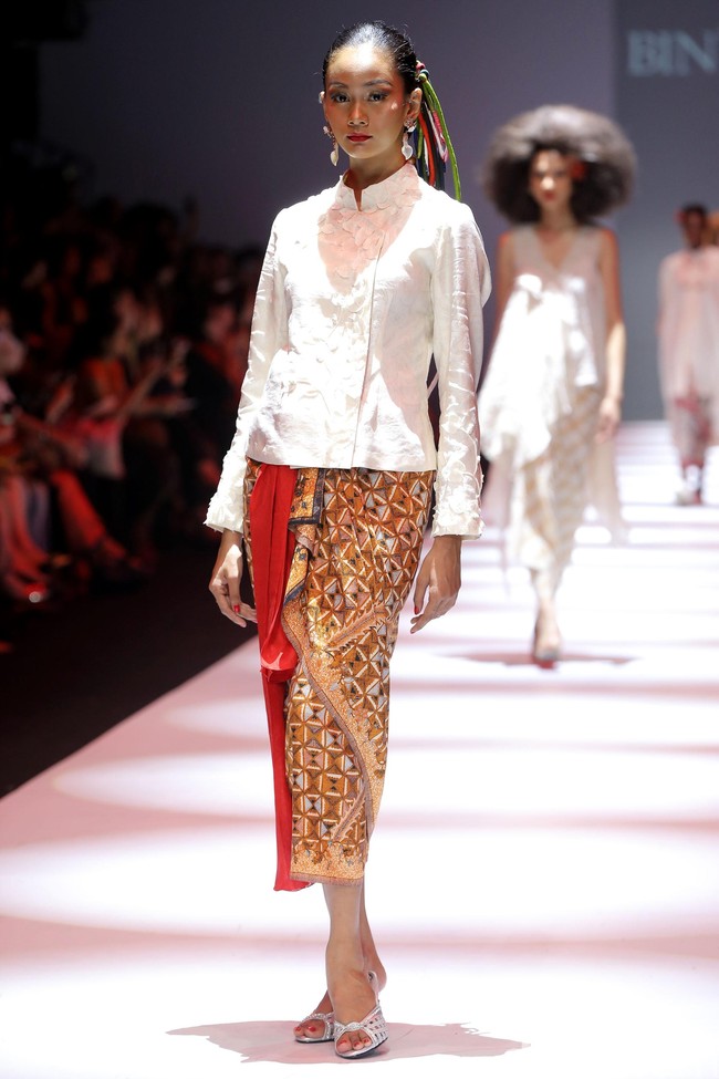 Obin meluncurkan koleksinya dalam fashion show bertajuk Rayuan Kain di Jakata Fashion Week 2020, Senayan City, Jakarta. Kamis [24/10/2019]. Foto: Rachman Haryanto/detikcom.