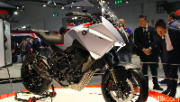 Honda memamerkan motor konsep mereka dalam pameran otomotif  Esposizione Internazionale Ciclo Motociclo e Accessori (EICMA) 2019 di Milan, Italia. Motor konsep Honda itu disapa CB4X.
