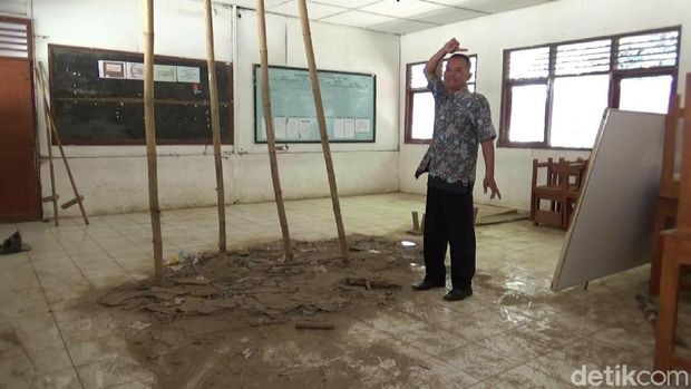 Atap SD di Gunungkidul Ini Nyaris Roboh, Kelas Pindah ke Bekas Gudang