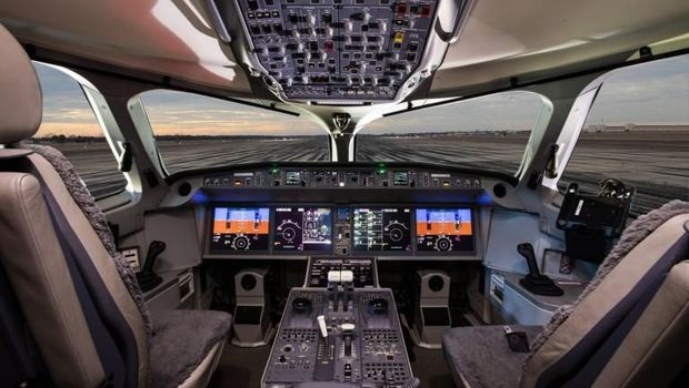 Duh, Pilot Ini Dipecat karena Persilakan Penumpang Minum Teh di Kokpit!