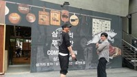 Foto: InstagramTak hanya berhasil merajai dunia hiburan Korea, Yang Hyun Suk pun merambah dunia kuliner dengan membuka resto barbeque daging babi di Hongdae.