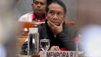 Menteri Pemuda dan Olahraga (Menpora) Zainuddin Amali menghadiri rapat kerja (raker) bersama Komisi X DPR RI di Kompleks Parlemen, Senayan, Jakarta, Kamis (7/11/2019).