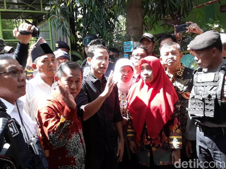 Cek SDN Gentong yang Ambruk, Mendikbud Nadiem Gelar Rapat Koordinasi Cek SDN Gentong yang Ambruk, Mendikbud Nadiem Gelar Rapat Koordinasi