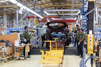 Pabrik perakitan mobil Chevrolet di Bekasi yang produksi mobil Chevrolet Spin.