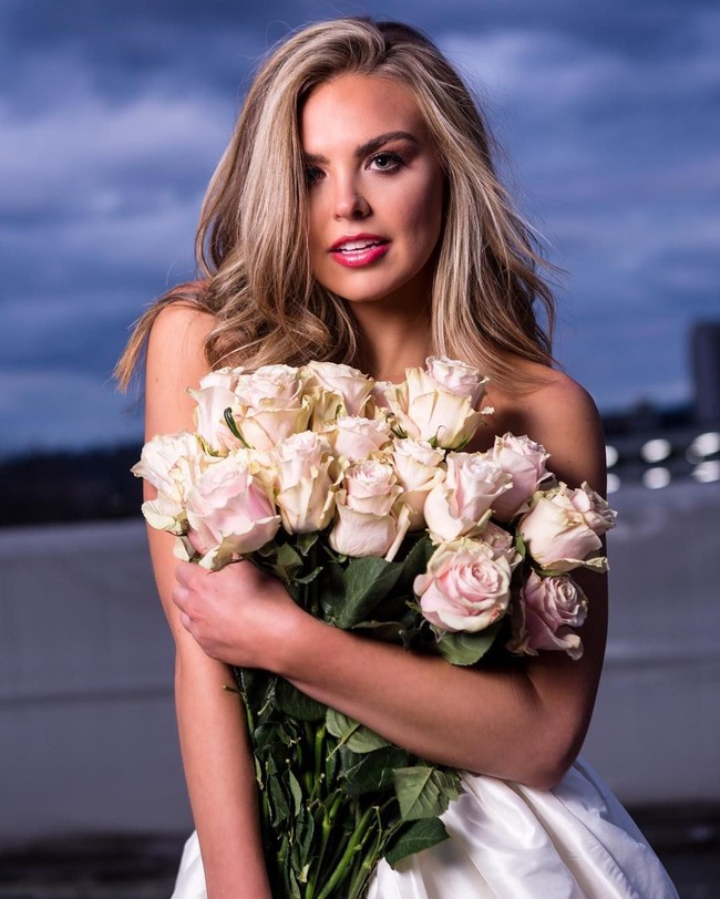 Belum lagi wanita 25 tahun tersebut kerap menerima endorsement dengan bayaran yang diperkirakan tidak sedikit melihat banyaknya follower. Meski begitu, ia mengaku tidak menerima sembarang produk seperti kebanyakan influencer lain. Foto: Instagram @hannahbrown