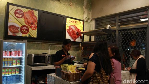 Chickro: Nikmatnya Ayam Panggang Jumbo Bumbu Madu yang Empuk Manis