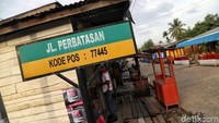 Desa Aji Kuning merupakan desa yang berada di kawasan Sebatik, Kabupaten Nunukan, Kalimantan Utara.