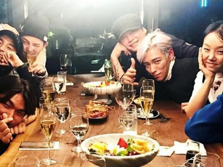 Momen Kulineran Yang Hyun Suk, Bos YG Entertainment bersama Para Artisnya