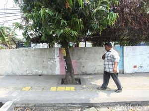 DPRD DKI Minta Bina Marga Pangkas Anggaran Rp 1,2 T untuk Trotoar