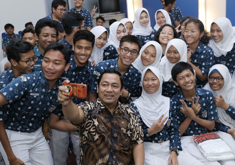 Wali Kota Semarang Boyong Komika ke SMAN 3 Buat Motivasi Siswa Wali Kota Semarang Boyong Komika ke SMAN 3 Buat Motivasi Siswa